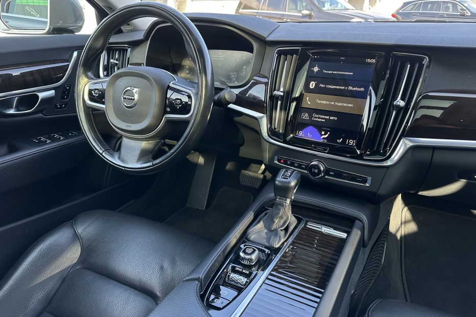 Продам Volvo S90 AWD Momentum 2017 года в Киеве