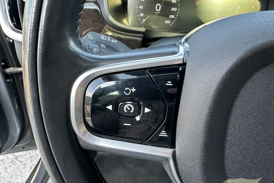 Продам Volvo S90 AWD Momentum 2017 года в Киеве