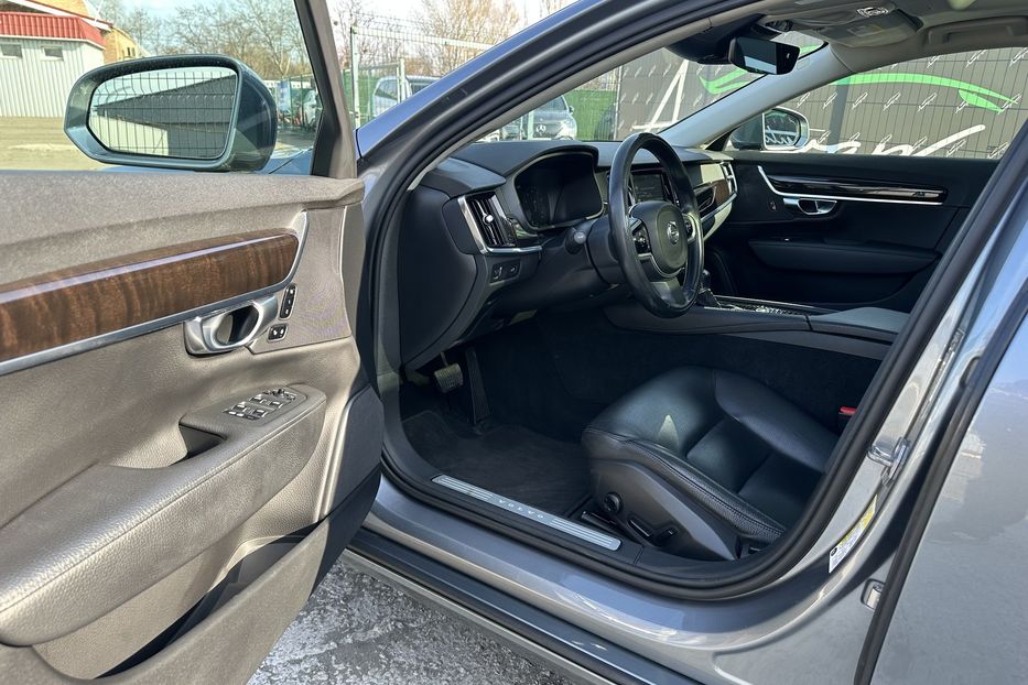 Продам Volvo S90 AWD Momentum 2017 года в Киеве