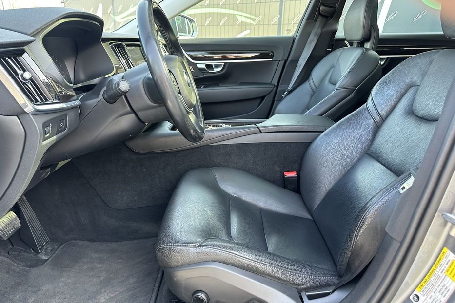 Продам Volvo S90 AWD Momentum 2017 года в Киеве