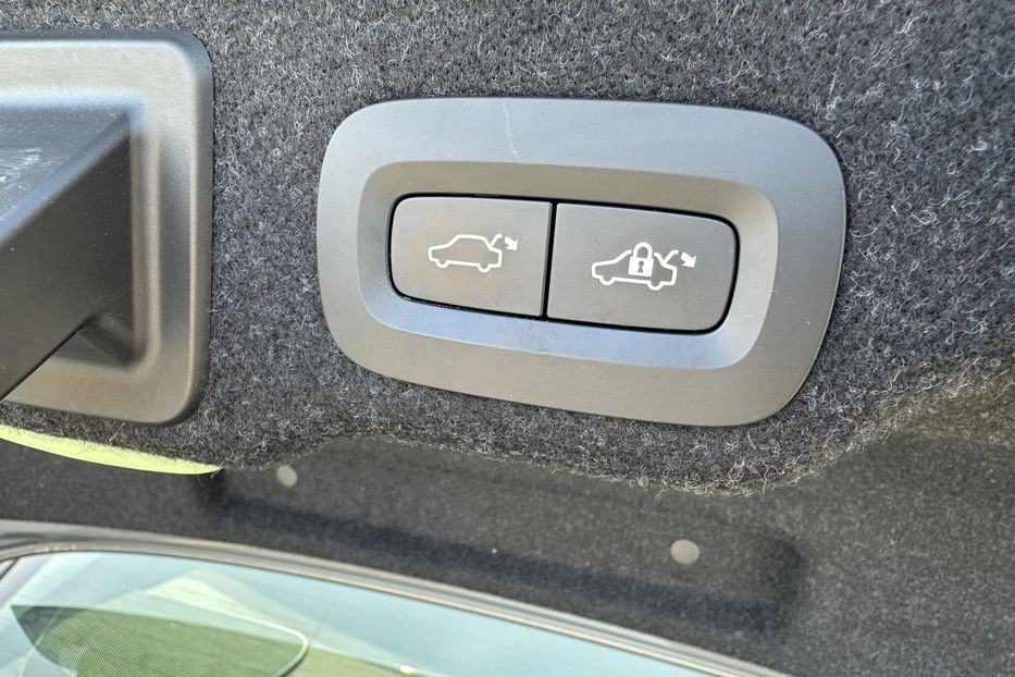 Продам Volvo S90 AWD Momentum 2017 года в Киеве