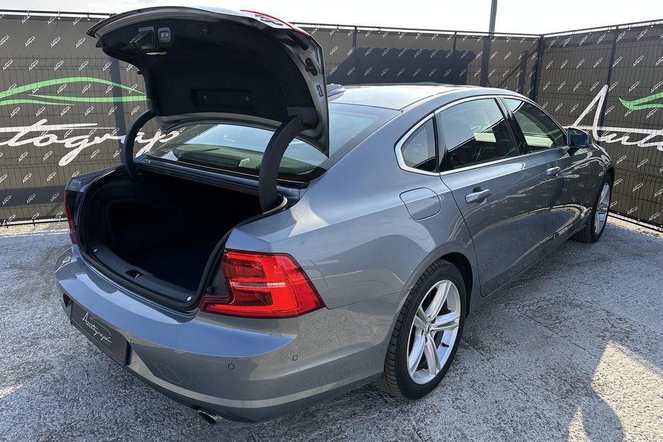 Продам Volvo S90 AWD Momentum 2017 года в Киеве