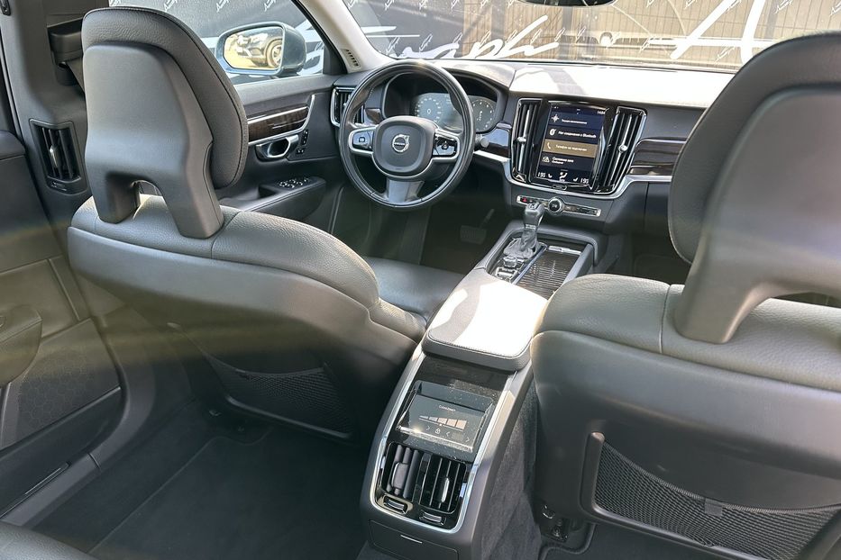 Продам Volvo S90 AWD Momentum 2017 года в Киеве