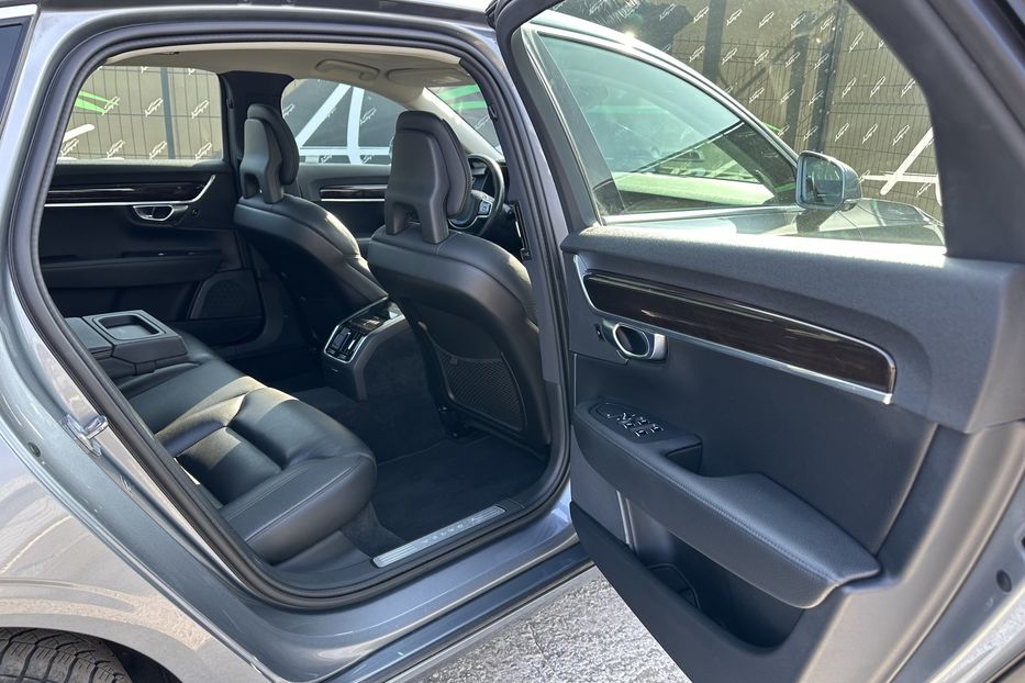 Продам Volvo S90 AWD Momentum 2017 года в Киеве