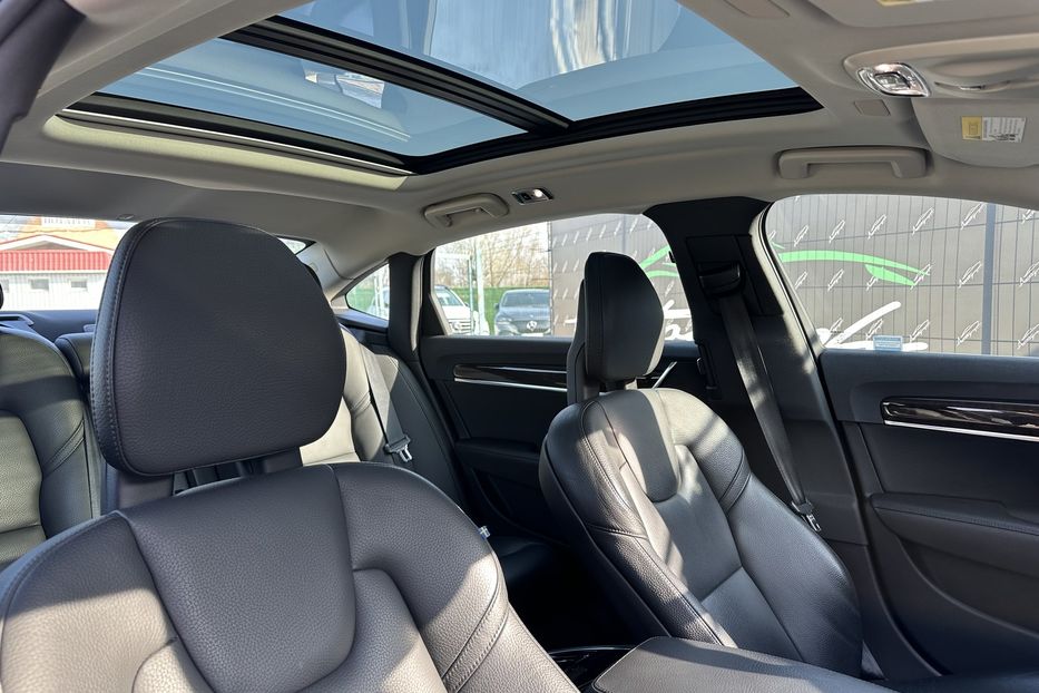 Продам Volvo S90 AWD Momentum 2017 года в Киеве