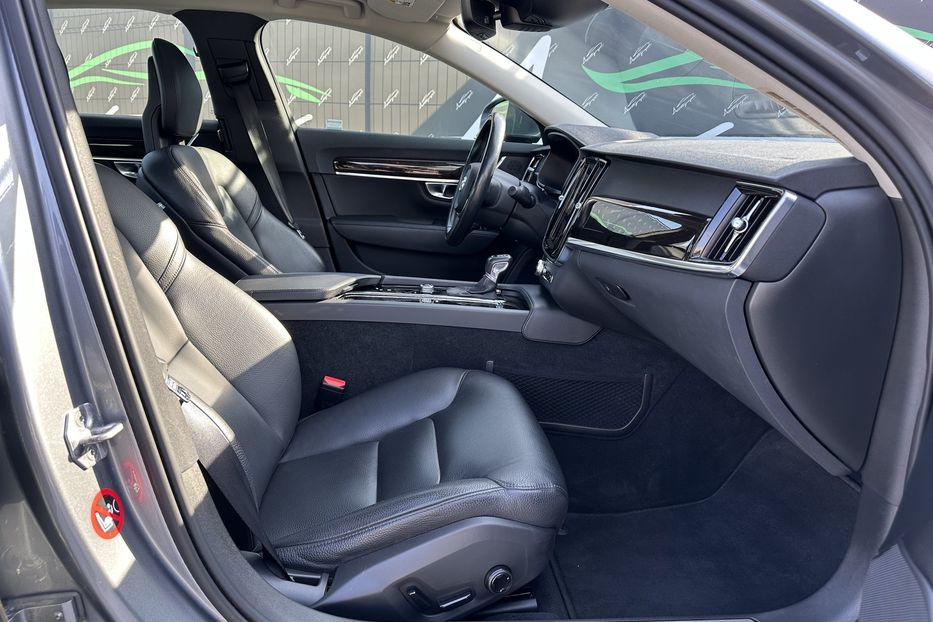 Продам Volvo S90 AWD Momentum 2017 года в Киеве