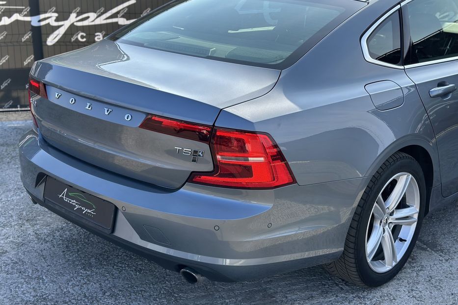 Продам Volvo S90 AWD Momentum 2017 года в Киеве