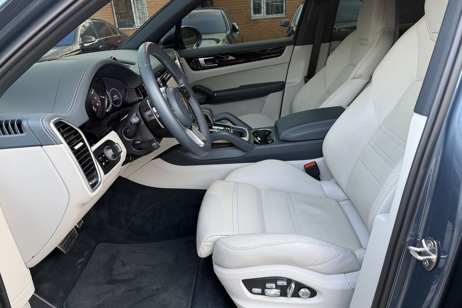 Продам Porsche Cayenne S 2019 года в Киеве