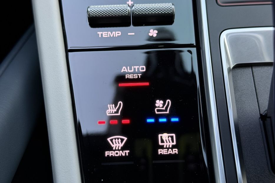 Продам Porsche Cayenne S 2019 года в Киеве