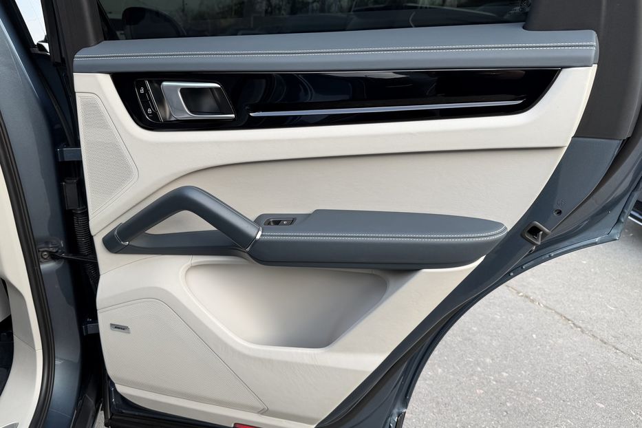 Продам Porsche Cayenne S 2019 года в Киеве