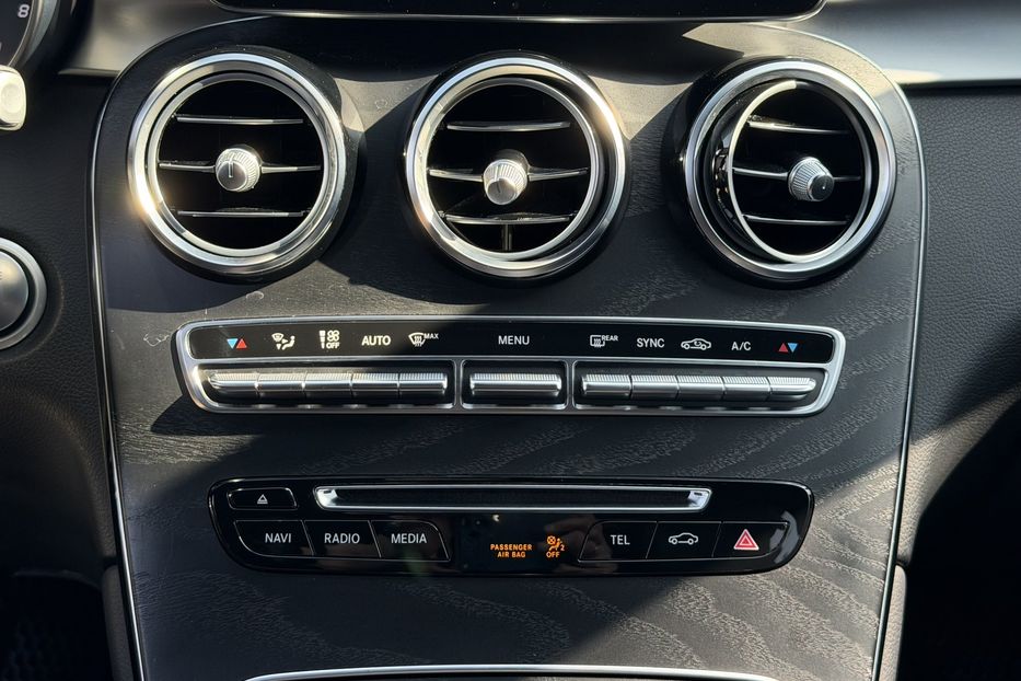 Продам Mercedes-Benz GLC-Class 300 4 Matic 2018 года в Киеве