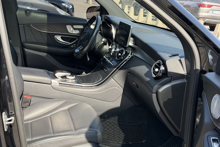 Продам Mercedes-Benz GLC-Class 300 4 Matic 2018 года в Киеве