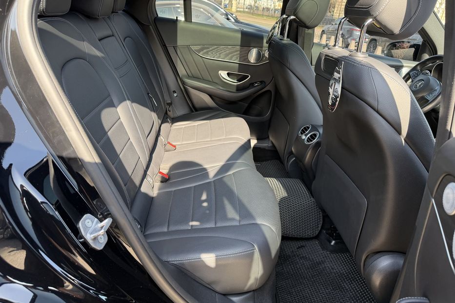 Продам Mercedes-Benz GLC-Class 300 4 Matic 2018 года в Киеве