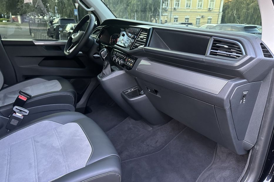 Продам Volkswagen Multivan 2024 года в Киеве