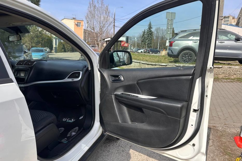 Продам Dodge Journey SXT 2015 года в Черновцах