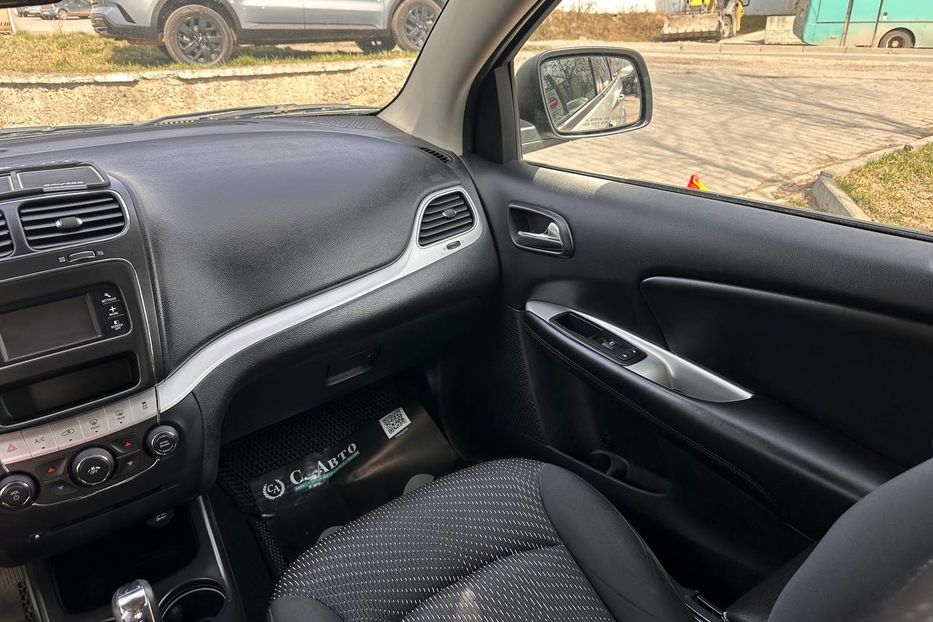 Продам Dodge Journey SXT 2015 года в Черновцах