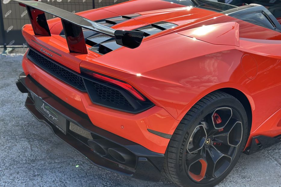 Продам Lamborghini Huracan Spyder  2017 года в Киеве