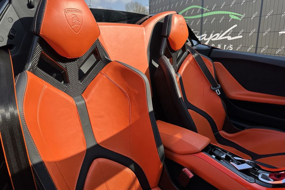 Продам Lamborghini Huracan Spyder  2017 года в Киеве