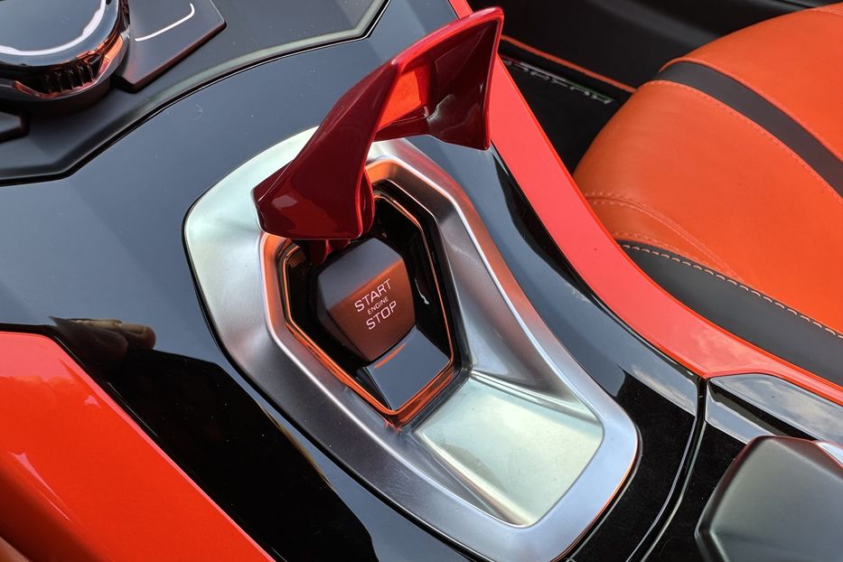 Продам Lamborghini Huracan Spyder  2017 года в Киеве