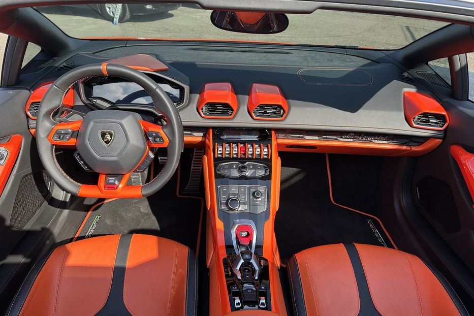 Продам Lamborghini Huracan Spyder  2017 года в Киеве