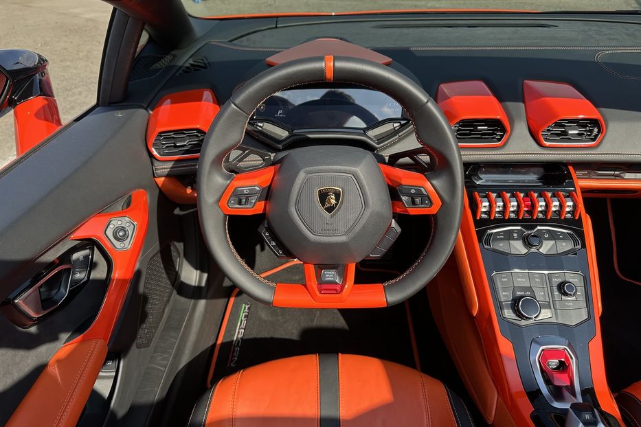 Продам Lamborghini Huracan Spyder  2017 года в Киеве