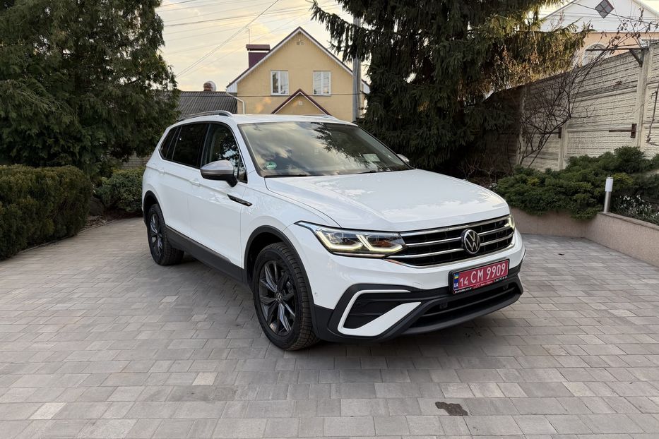 Продам Volkswagen Tiguan Allspace Life 4Motion 2022 года в Житомире
