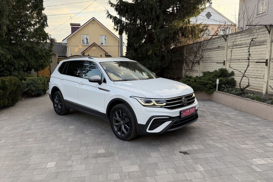 Продам Volkswagen Tiguan Allspace Life 4Motion 2022 года в Житомире