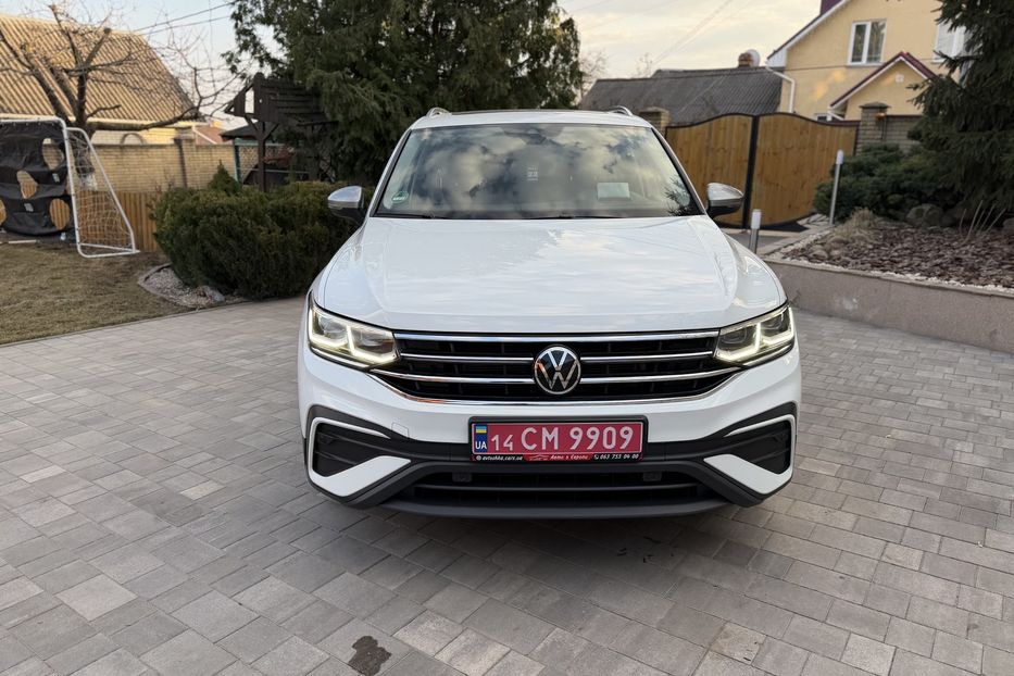 Продам Volkswagen Tiguan Allspace Life 4Motion 2022 года в Житомире