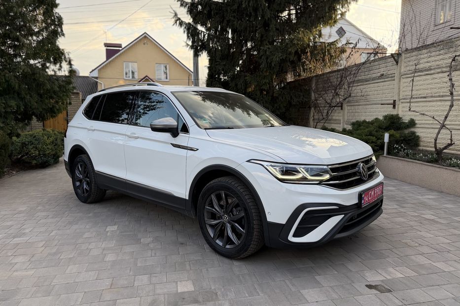 Продам Volkswagen Tiguan Allspace Life 4Motion 2022 года в Житомире