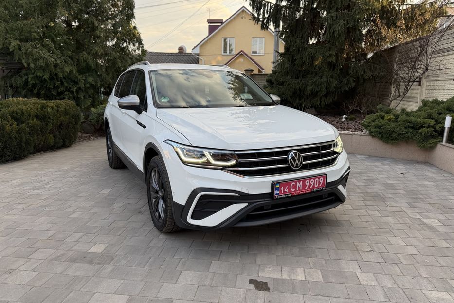 Продам Volkswagen Tiguan Allspace Life 4Motion 2022 года в Житомире
