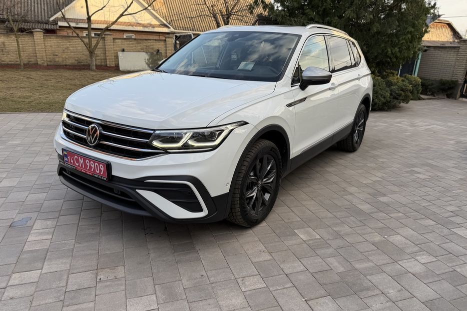 Продам Volkswagen Tiguan Allspace Life 4Motion 2022 года в Житомире