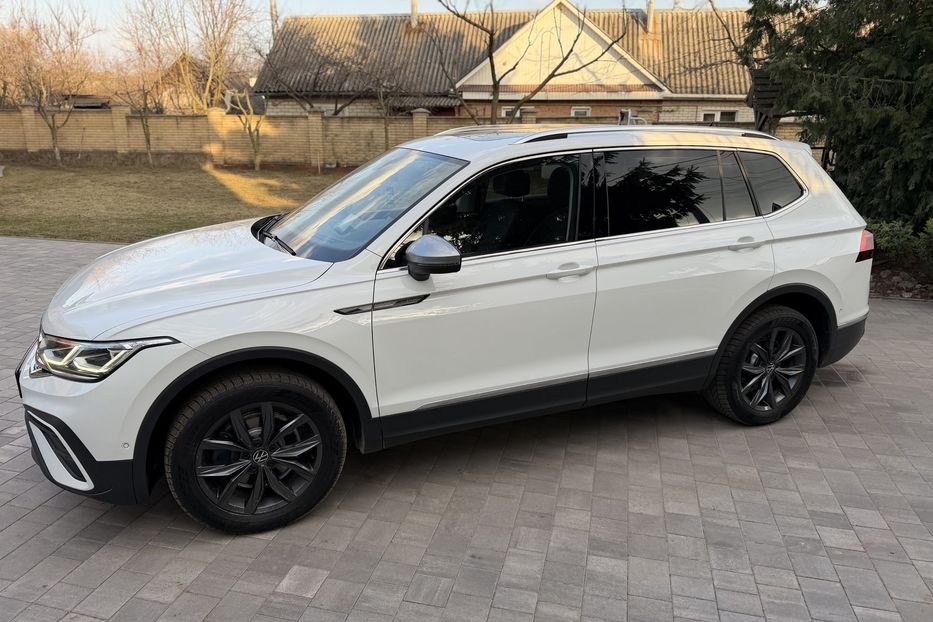 Продам Volkswagen Tiguan Allspace Life 4Motion 2022 года в Житомире