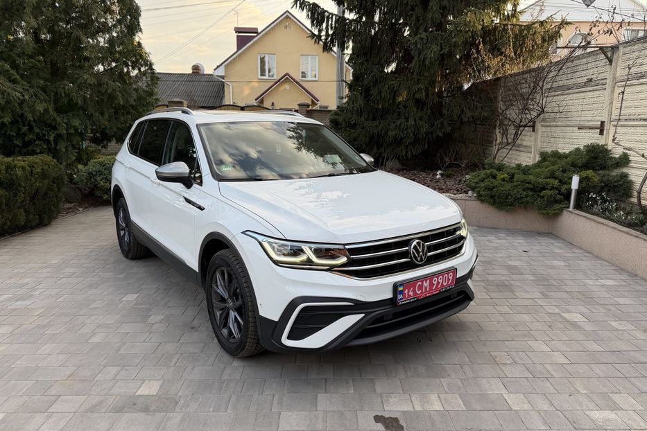 Продам Volkswagen Tiguan Allspace Life 4Motion 2022 года в Житомире