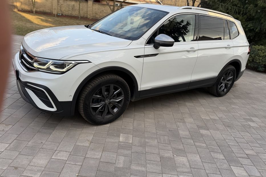 Продам Volkswagen Tiguan Allspace Life 4Motion 2022 года в Житомире