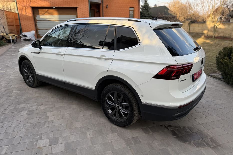 Продам Volkswagen Tiguan Allspace Life 4Motion 2022 года в Житомире