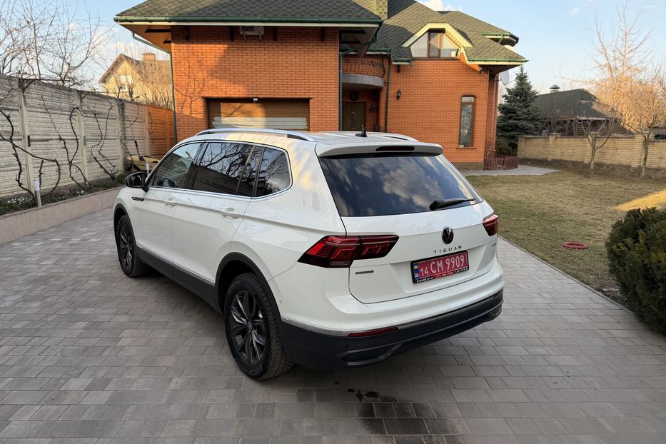 Продам Volkswagen Tiguan Allspace Life 4Motion 2022 года в Житомире
