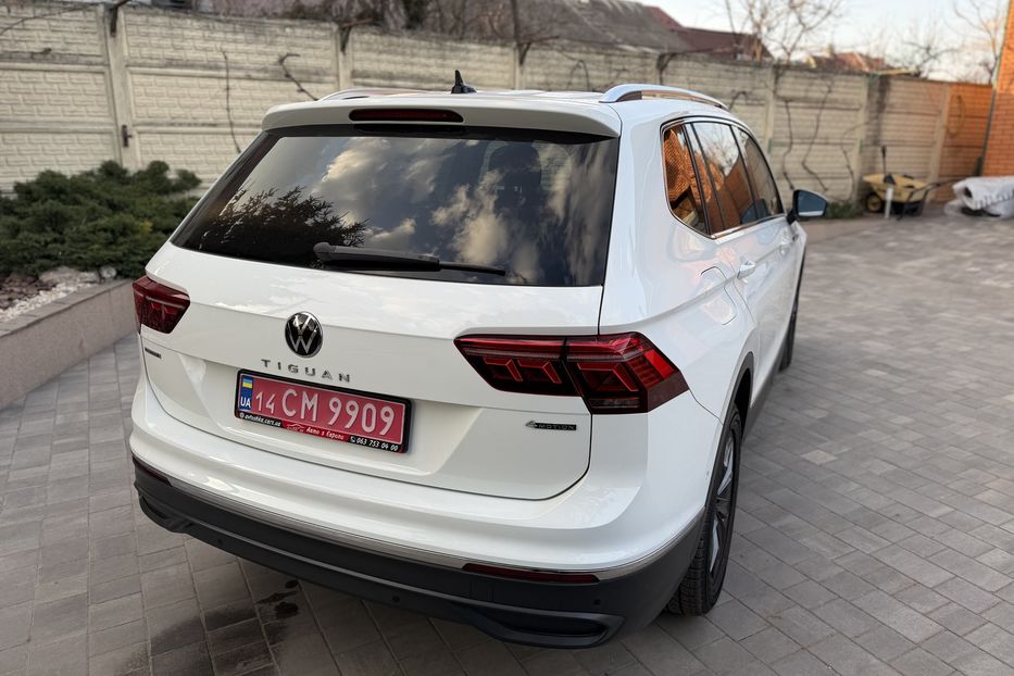 Продам Volkswagen Tiguan Allspace Life 4Motion 2022 года в Житомире