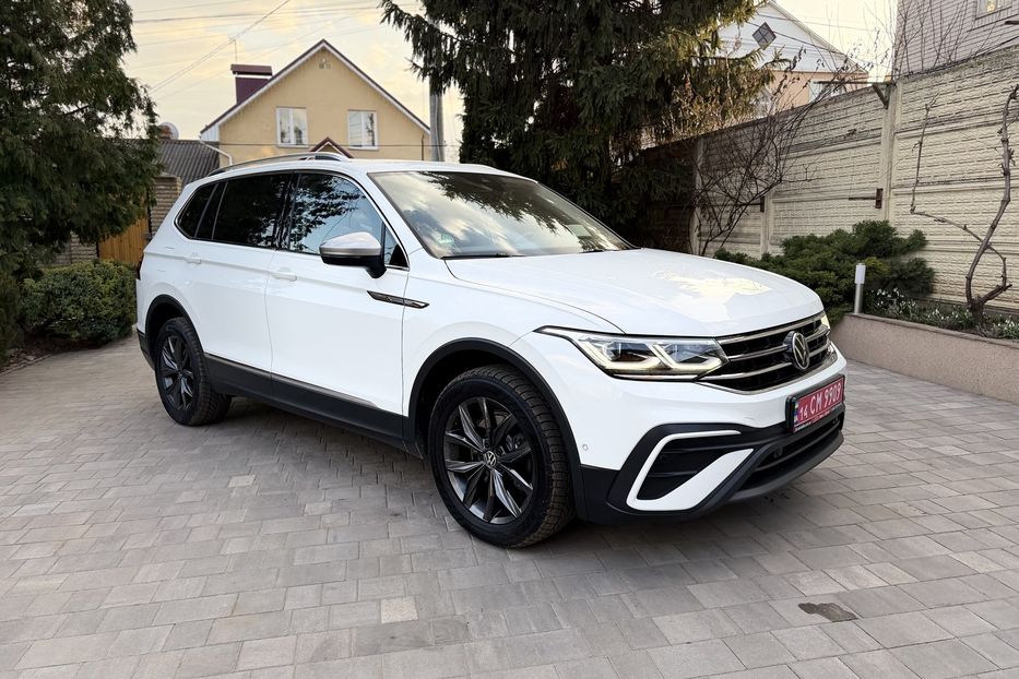 Продам Volkswagen Tiguan Allspace Life 4Motion 2022 года в Житомире