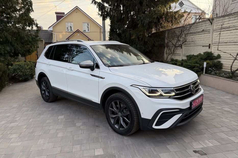 Продам Volkswagen Tiguan Allspace Life 4Motion 2022 года в Житомире