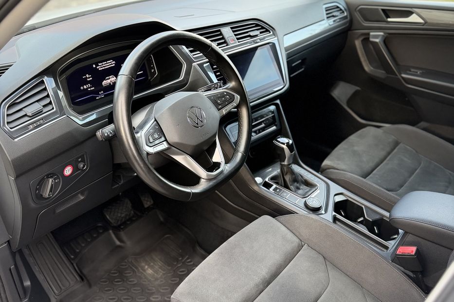 Продам Volkswagen Tiguan Allspace Life 4Motion 2022 года в Житомире