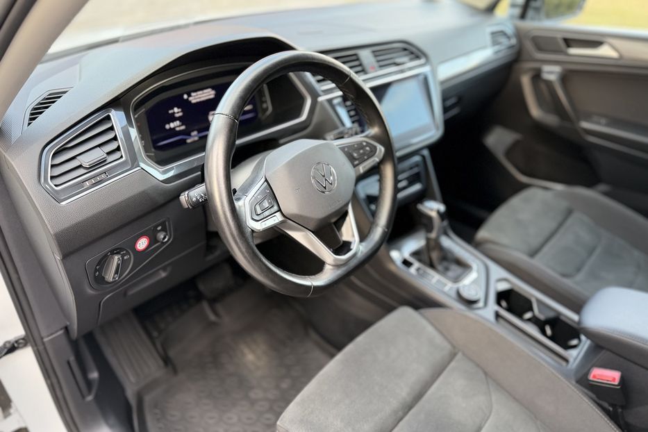 Продам Volkswagen Tiguan Allspace Life 4Motion 2022 года в Житомире