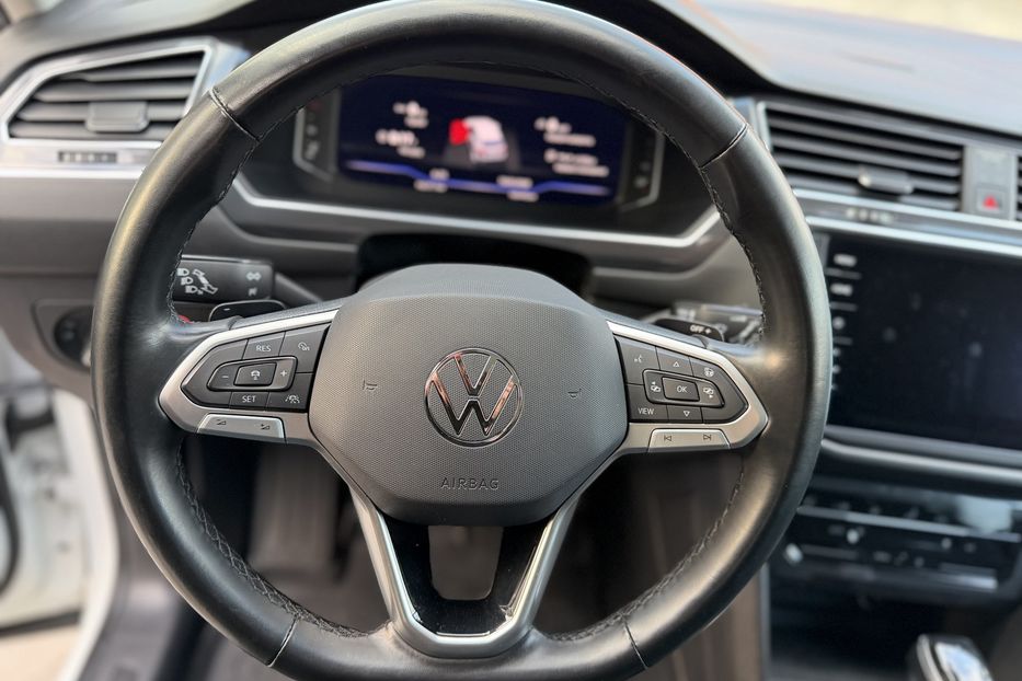 Продам Volkswagen Tiguan Allspace Life 4Motion 2022 года в Житомире