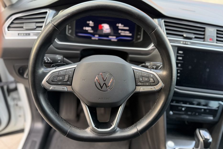 Продам Volkswagen Tiguan Allspace Life 4Motion 2022 года в Житомире