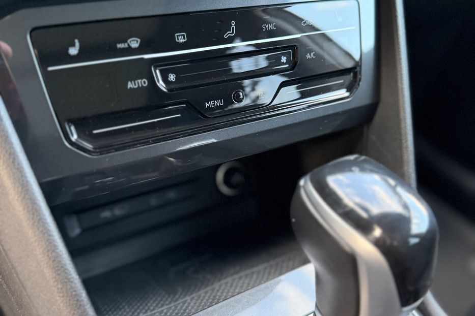 Продам Volkswagen Tiguan Allspace Life 4Motion 2022 года в Житомире