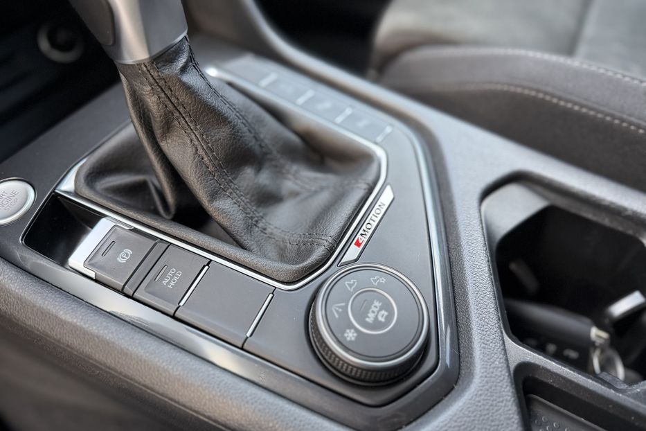 Продам Volkswagen Tiguan Allspace Life 4Motion 2022 года в Житомире