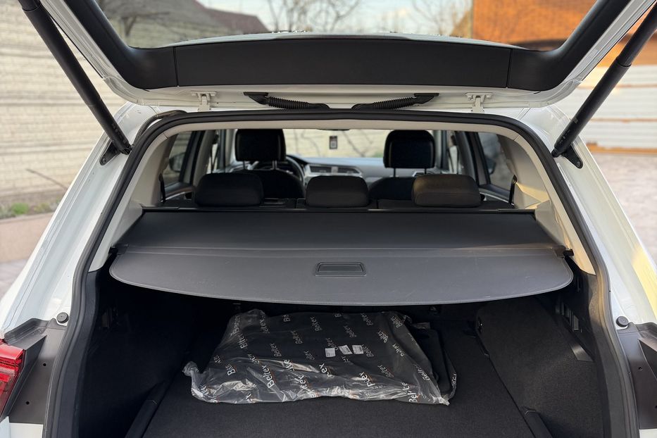 Продам Volkswagen Tiguan Allspace Life 4Motion 2022 года в Житомире