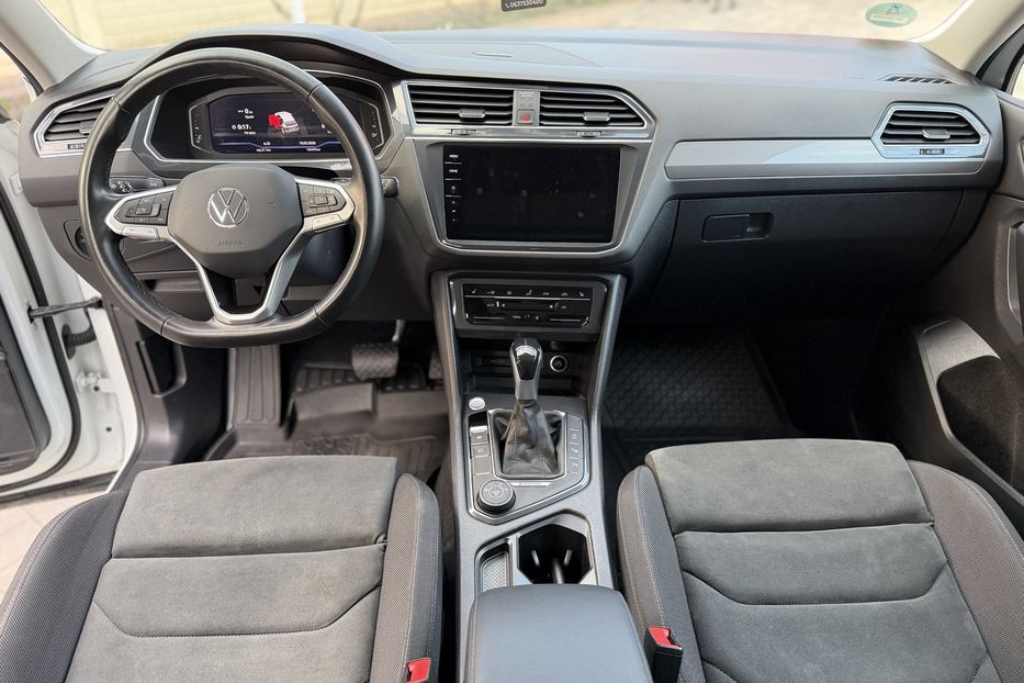 Продам Volkswagen Tiguan Allspace Life 4Motion 2022 года в Житомире