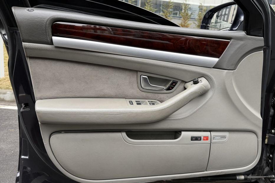 Продам Audi A8 6.0 Long Guard 2006 года в Киеве