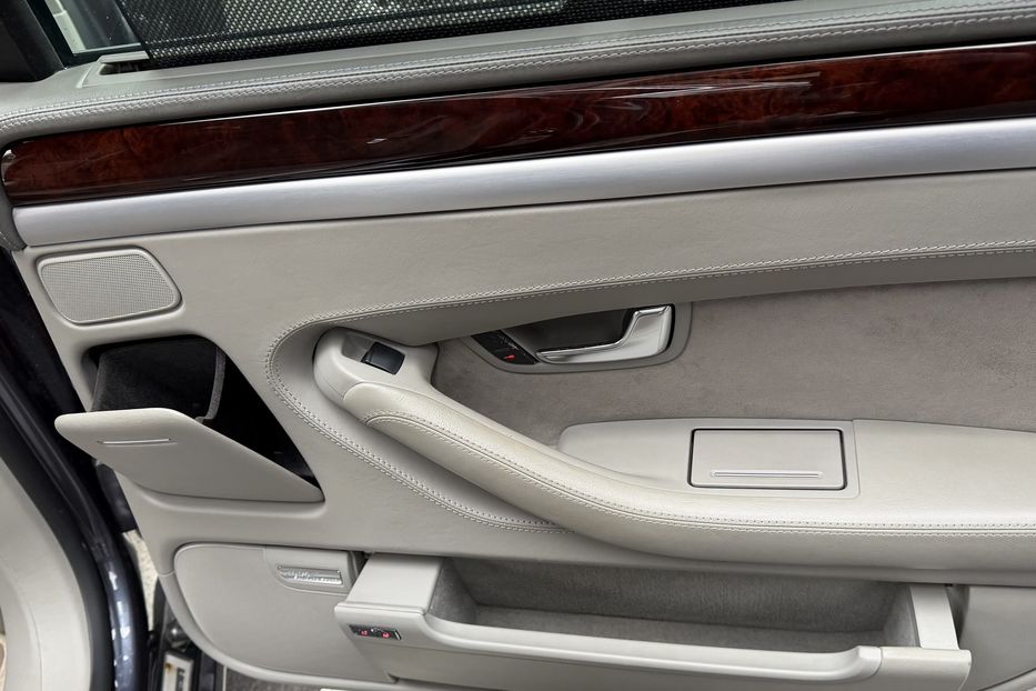 Продам Audi A8 6.0 Long Guard 2006 года в Киеве