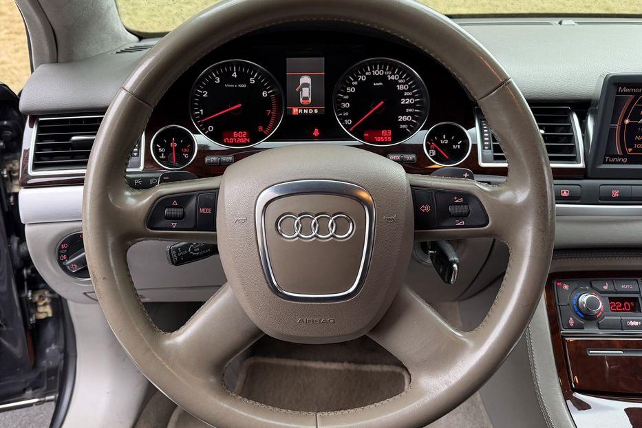 Продам Audi A8 6.0 Long Guard 2006 года в Киеве